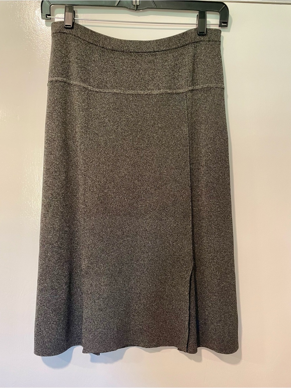 Women's Gray A-Line Knit Skirt with Subtle Slit